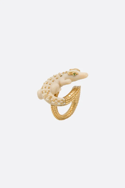 Mammoth Alligator Twist 18k ring