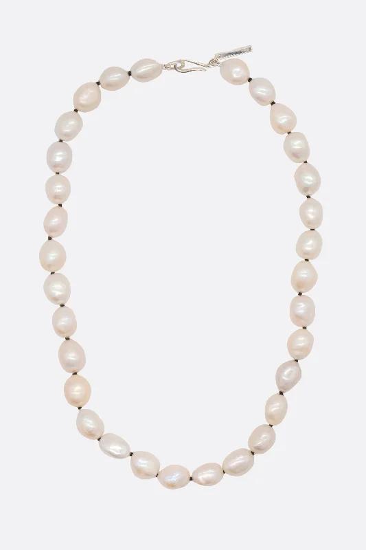 Simple Baroque Pearl necklace